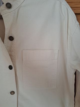 Sobrecamisa oversize zara mujer.