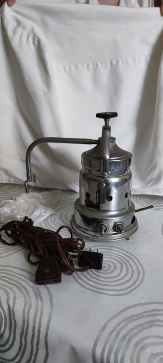 Cafetera eléctrica antigua