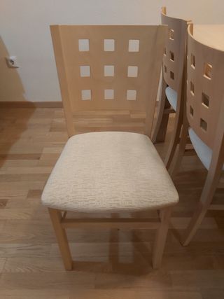 Mesa y sillas de comedor
