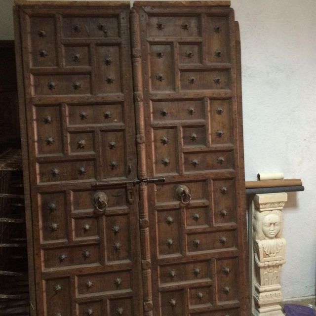 ANTIGUEDADES PINTURAS MUEBLES BARGUEÑOS PUERTAS .