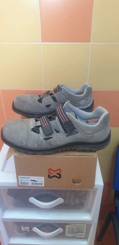 scarpe antifortunistiche