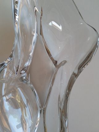 Centro de mesa cristal y racimo uvas alabastro