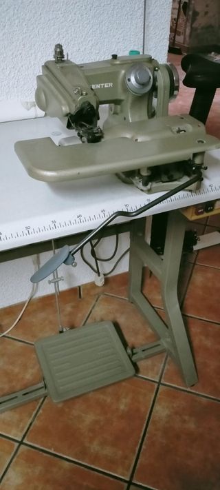 máquina de coser hacer bajos