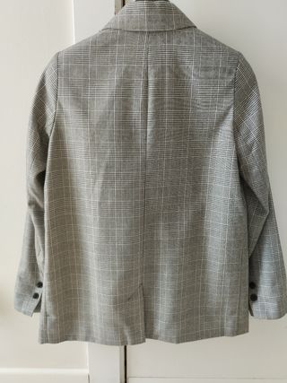 Americana gris raya pata de gallo