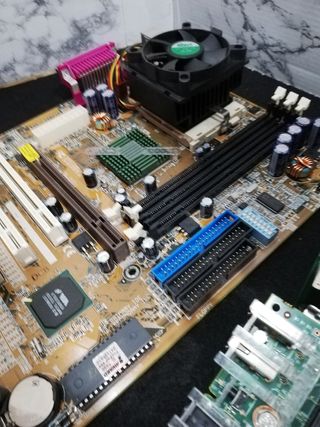 Placa base con CPU vintage