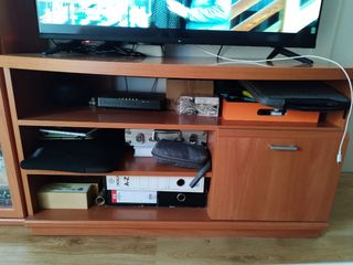 Mueble para TV y Vitrina