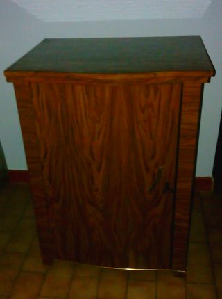 Maquina de coser Singer 810-Z2 con mueble