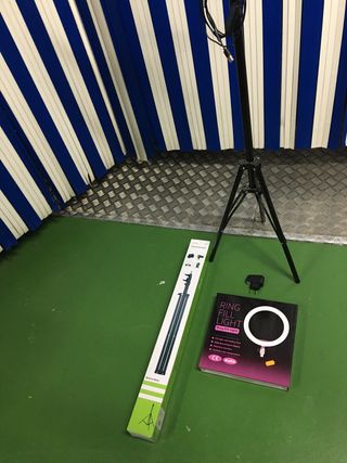 ARO DE LUZ MÁS TRÍPODE DE 26 CM = 10"