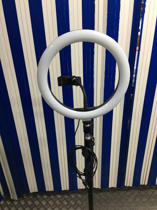 ARO DE LUZ MÁS TRÍPODE DE 26 CM = 10"