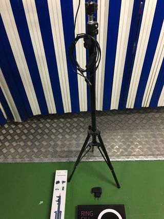 ARO DE LUZ MÁS TRÍPODE DE 26 CM = 10"