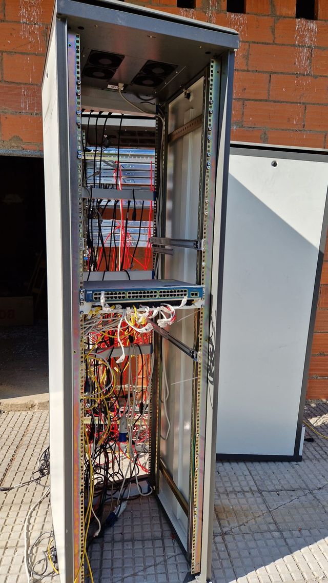 Armario informática Rack 42 U Cristal