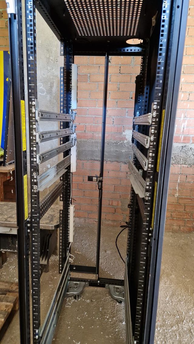 Armario informática Rack 42 U Cristal