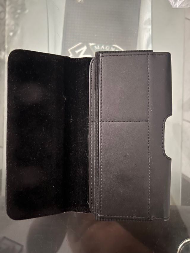 Custodia in pelle per cellulare per tutti i tipi