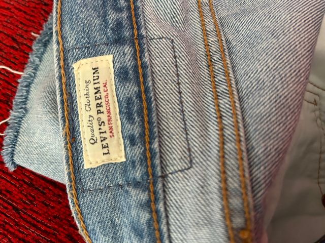 Preciosa falda vaquera LEVIS moderna