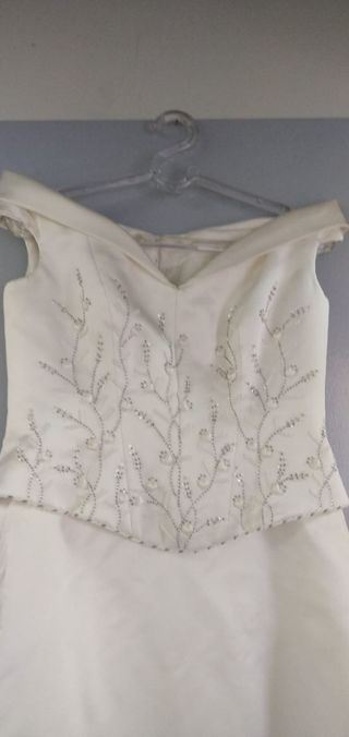 Traje de novia de raso