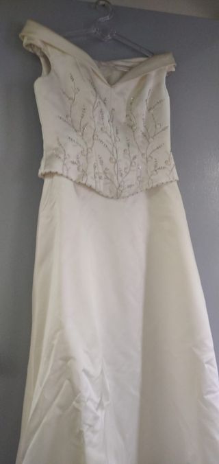 Traje de novia de raso