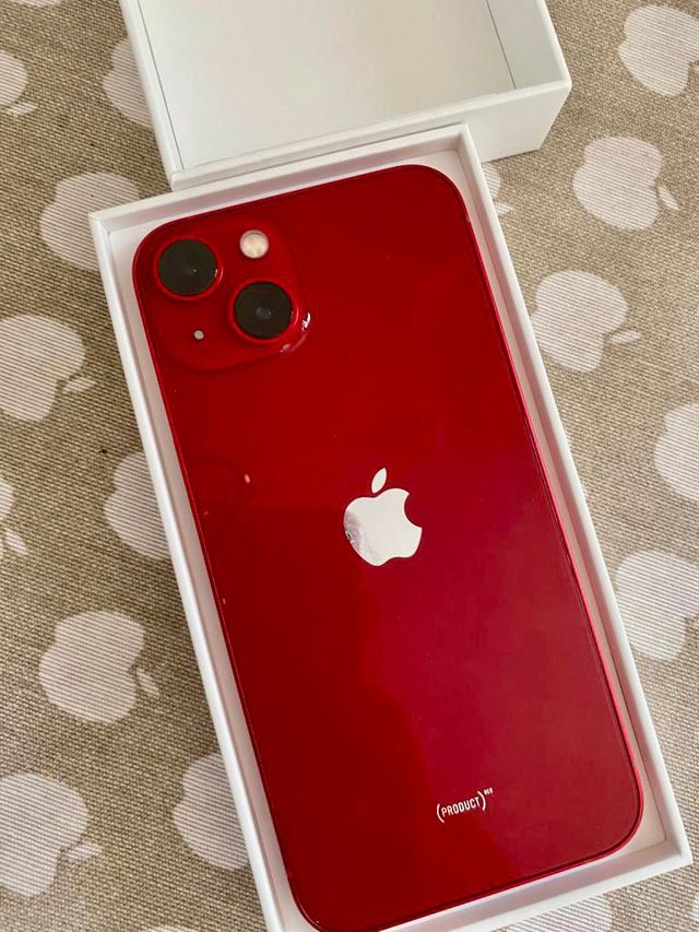 iPhone 13 256 Gb + carcasas