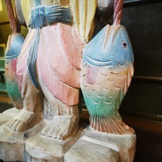 escultura madera. figura.