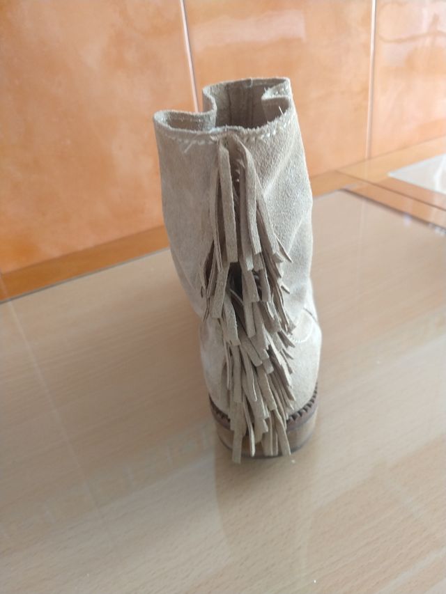 botines flecos