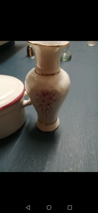 Juego de Porcelana de 4 piezas.Decoración elegante