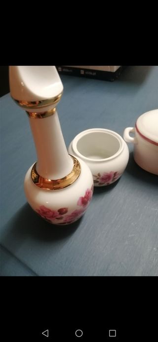 Juego de Porcelana de 4 piezas.Decoración elegante