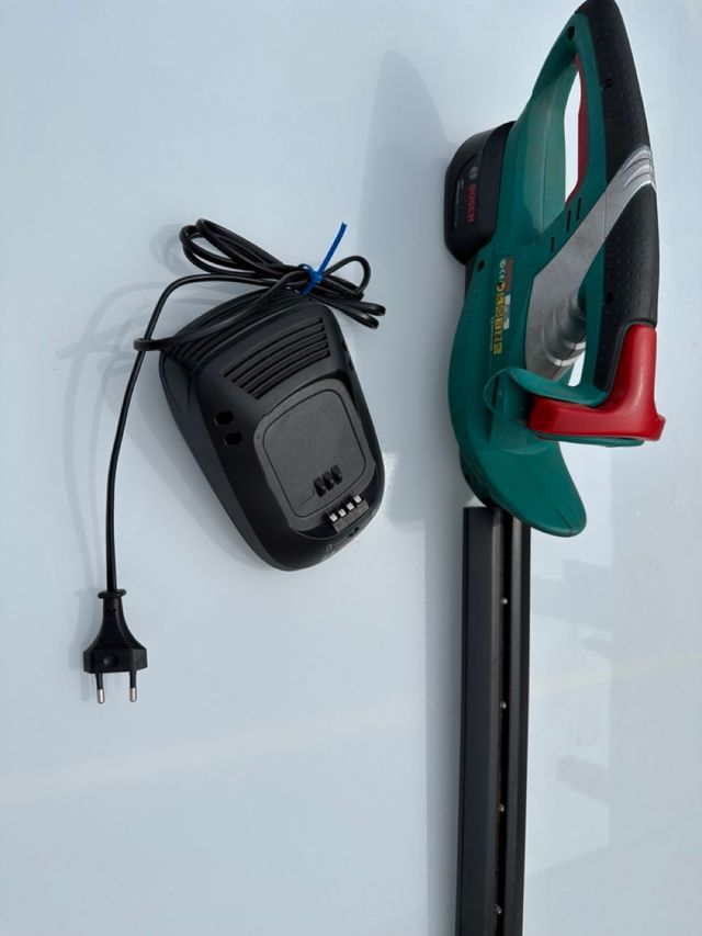 CORTASETOS A BATERÍA BOSCH AHS 48 LI