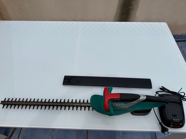 CORTASETOS A BATERÍA BOSCH AHS 48 LI