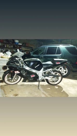 Suzuki gsxr 600R