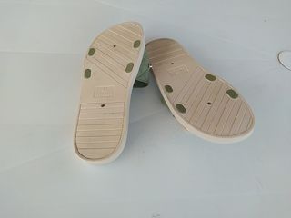 Chanclas Verdes y Blanco roto
