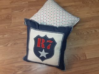 Pareja cojines Room Seven colección chico.