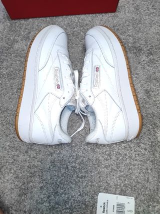 deportiva Reebok nueva.