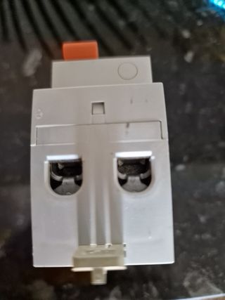 Interruptor diferencial Merlin Gerin 25A-30mA