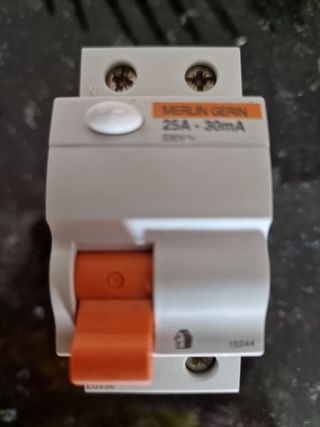 Interruptor diferencial Merlin Gerin 25A-30mA