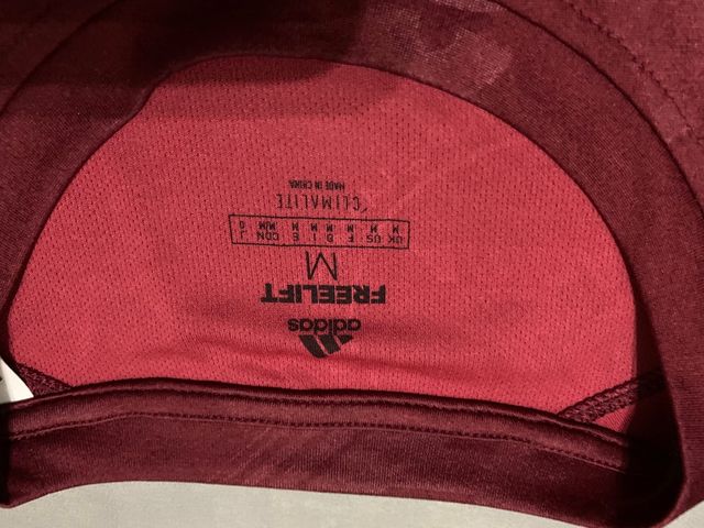 Camiseta Adidas granate