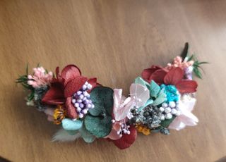 Tocado pelo flores preservadas