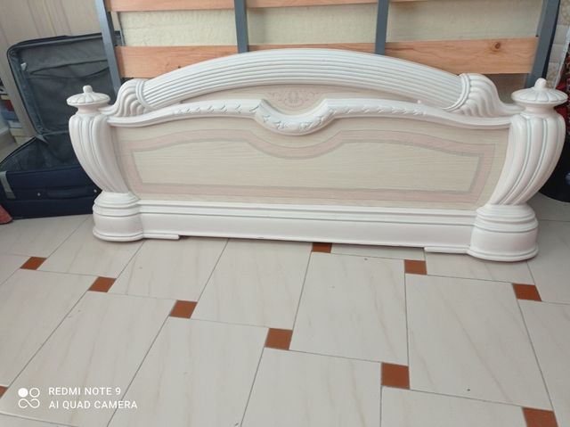 PRECIOSO CABECERO DE MADERA