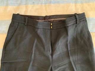 Pantalón negro, Massimo Dutti, talla 40.