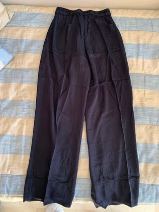 Pantalón fluido azul satinado,Massimo Dutti, t. 38