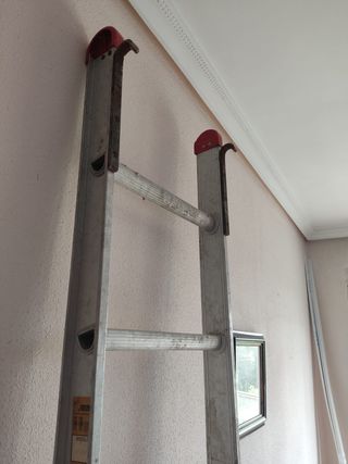 ESCALERA ALUMINIO 7 peldaños