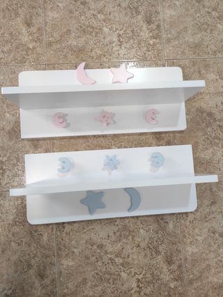 Dos estanterías infantiles