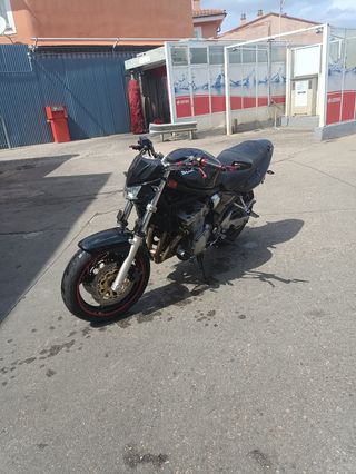 Suzuki bandit del 2003 de 600 cc