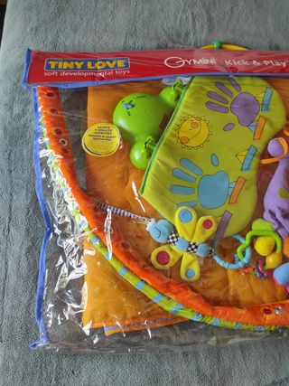 manta actividades Tiny LOVE gimnasio bebé 