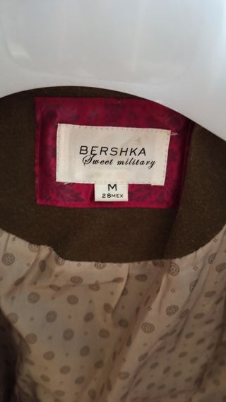 Abrigo mujer estilo militar