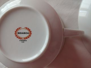 Tazas y platos Bidasoa