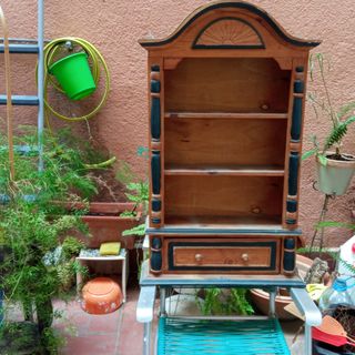 estanteria madera con cajon