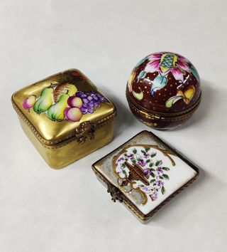 Scatoline vintage in Limoges firmate da artista