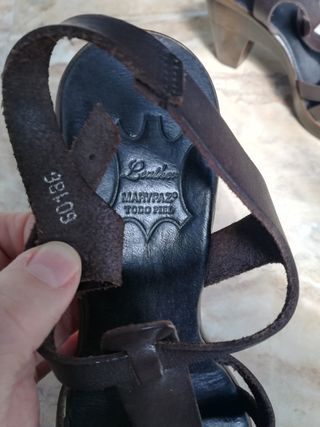 Sandalias de piel nuevas