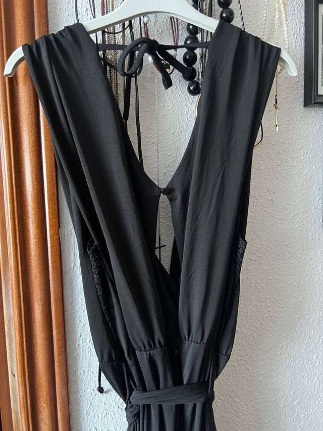 Precioso mono negro largo de pierna ancha