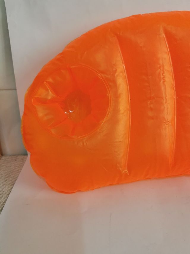 Almohada colchoneta con radio FM nueva .