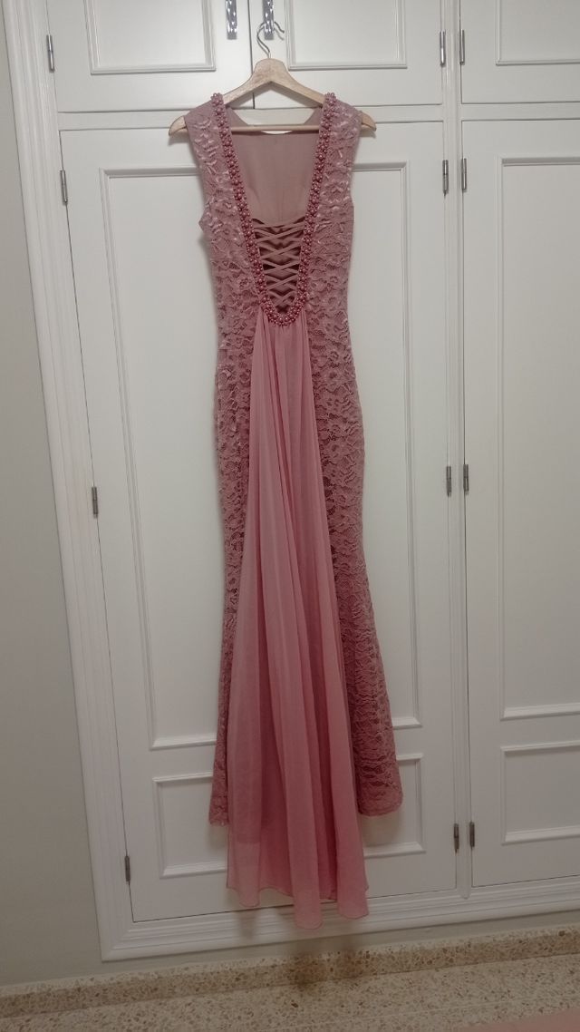 Precioso vestido para boda o gala.